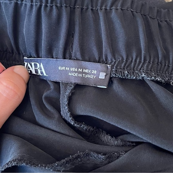 Zara Black Jogger Cargo Pocket Pant Elastic Waist Faux Button Size M - Picture 7 of 8